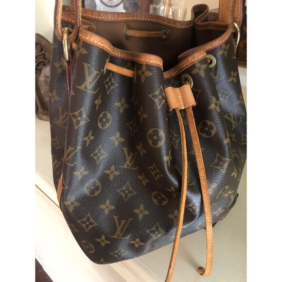 LOUIS VUITTON LV Monogram Petit Noe Shoulder Bag - Picture 6 of 16